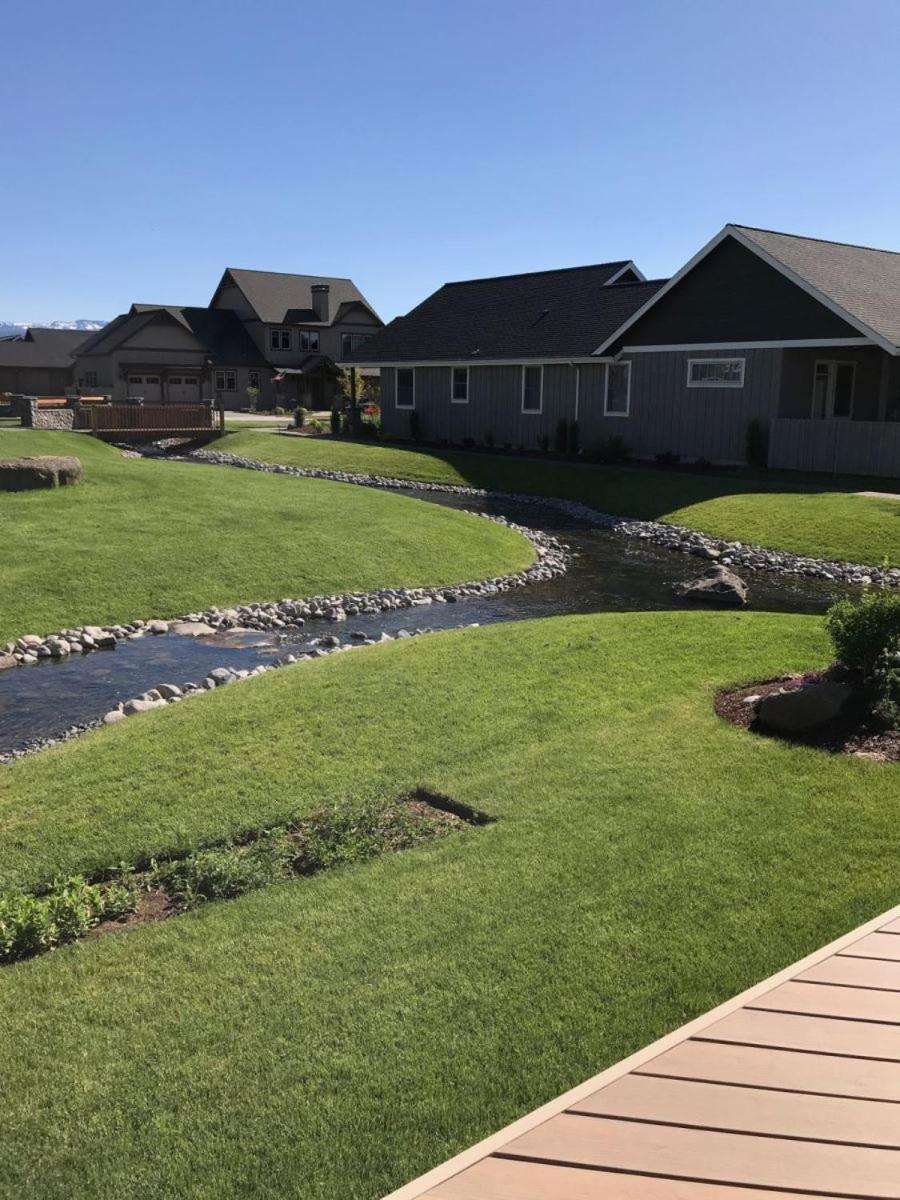Riley's Mountain View