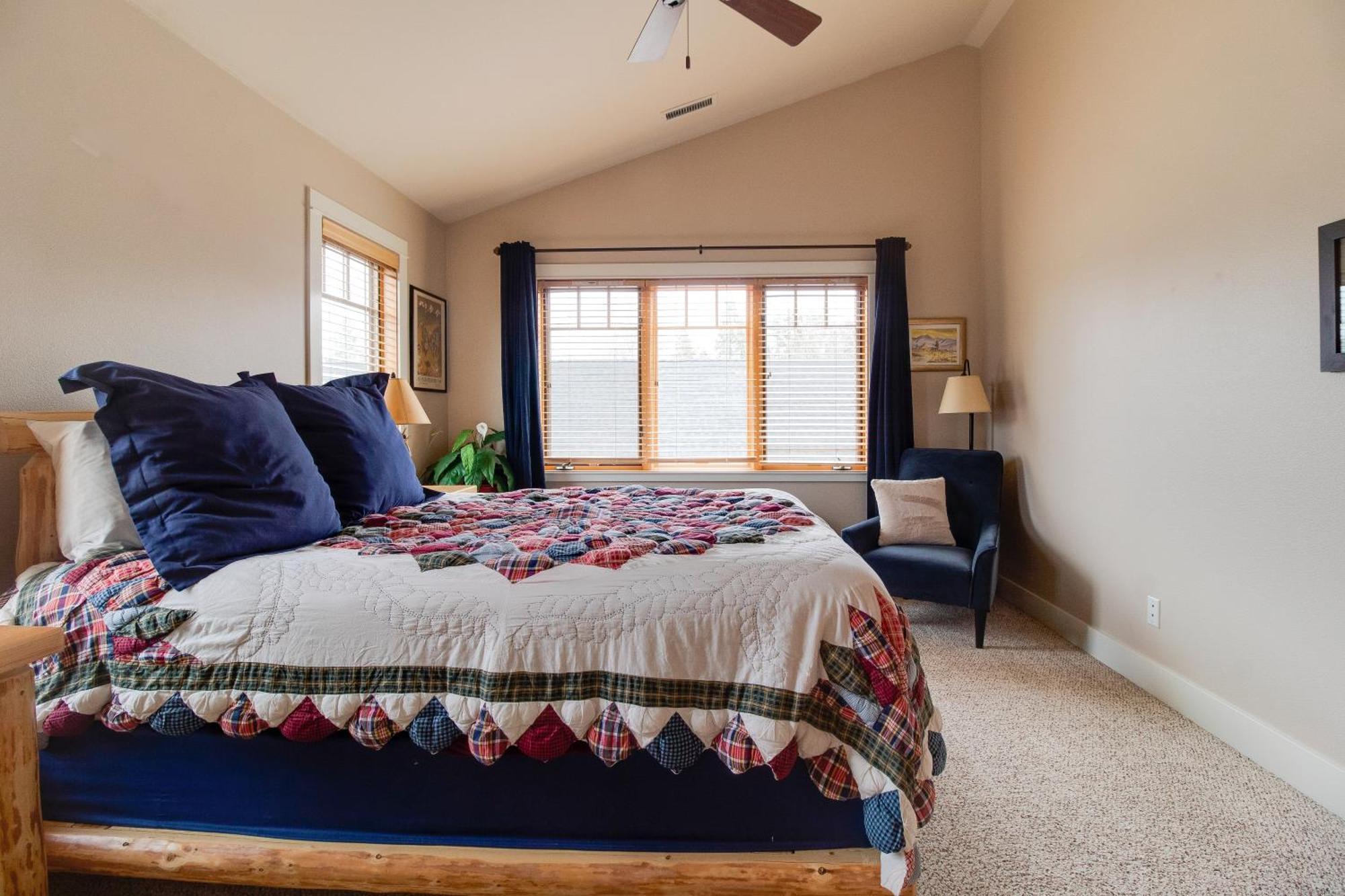 Riley's Mountain View Apartment *
